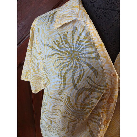 Sag Harbor Petite Womens Button-Up Shirt Size PL Yellow & White Floral Print - Picture 2 of 7